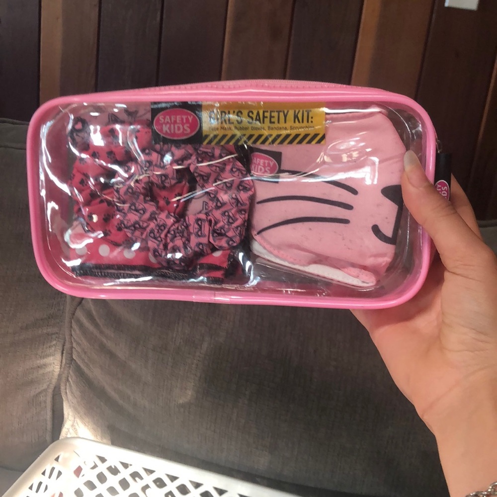 girls safety kit .. 💕